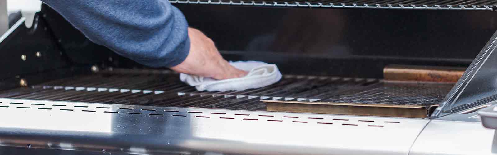 How To Quickly & Effectively Clean Your Kitchen Griddle